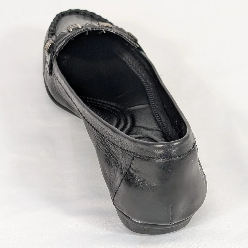 B. Makowsky Classics Women's Black Leather Slip On Loafers Size 7.5M